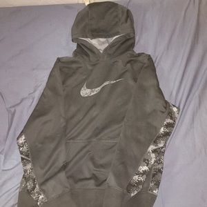 Nike Gray Therma Fit Hoodie!